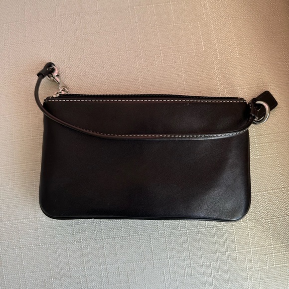 Authentic Coach Leather Wristlet - Picture 7 of 16